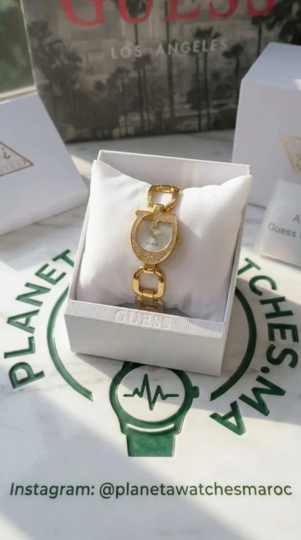 Montre-femme-GUESS-GW0683L2-scaled-1.webp Montre Femme GUESS GW0683L2 : L'Éclat Doré du Boîtier en "G"