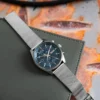 Montre homme Boss Skytraveller 1514149 44 mm en acier inoxydable avec cadran bleu et chronographe
