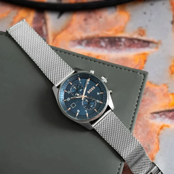 Montre homme Boss Skytraveller 1514149 44 mm en acier inoxydable avec cadran bleu et chronographe