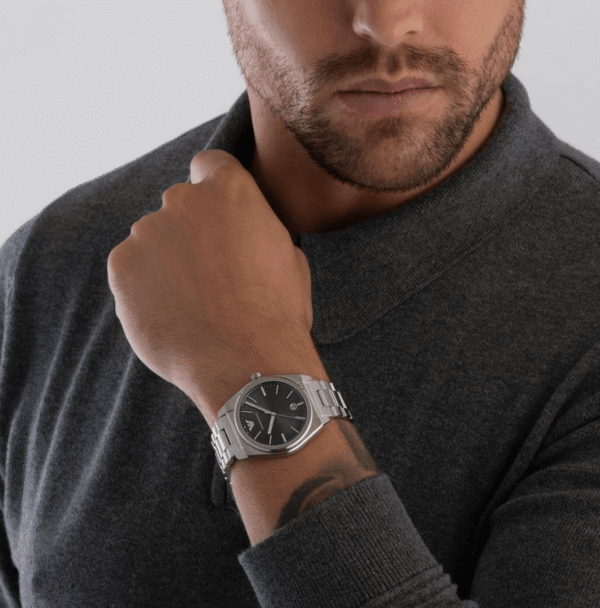 Montre homme Emporio Armani Federico AR11622 en acier inoxydable avec cadran noir et date