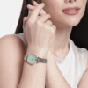 Montre femme Emporio Armani AR11667 en acier inoxydable avec cadran vert clair et bracelet argenté
