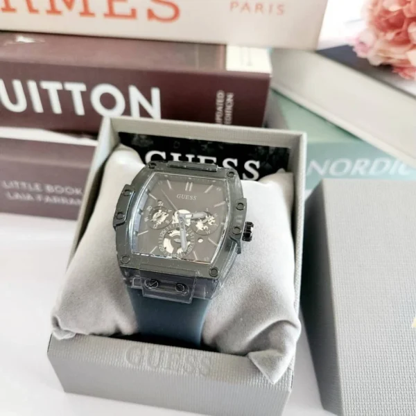 guess-gw0203g9-phoenix-montre-homme-boite-originale-guess.webp GUESS GW0203G9 Phoenix Montre Homme Grise Multifonction