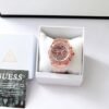 guess-gw0409l3-montre-femme-presentee-dans-son-ecrin.jpg GUESS Athena GW0409L3 Montre Femme Rose Gold Cadran Rose