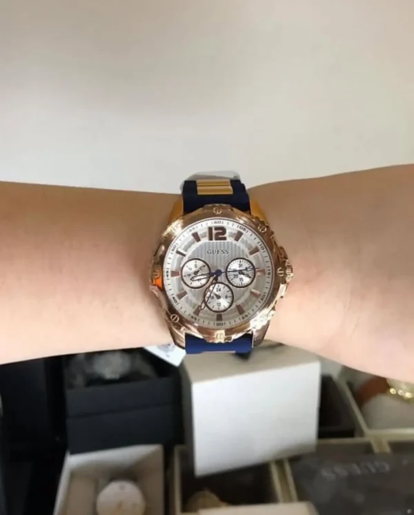 guess-w0325l8-intrepid-2-montre-femme-poignet-maroc.webp GUESS W0325L8 Intrepid 2 – Montre Femme Bleu et Rose Gold