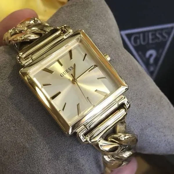 guess-w1029l2-vanity-bracelet-acier-dore-effet-chaine.webp GUESS W1029L2 Vanity – Montre femme dorée à cadran carré