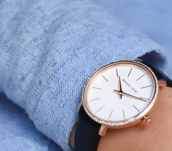 michael-kors-mk2835-portee-poignet-femme-32mm-maroc-2026.png Montre Femme Michael Kors Pyper MK2835 Or Rose et Cuir Noir (32mm)