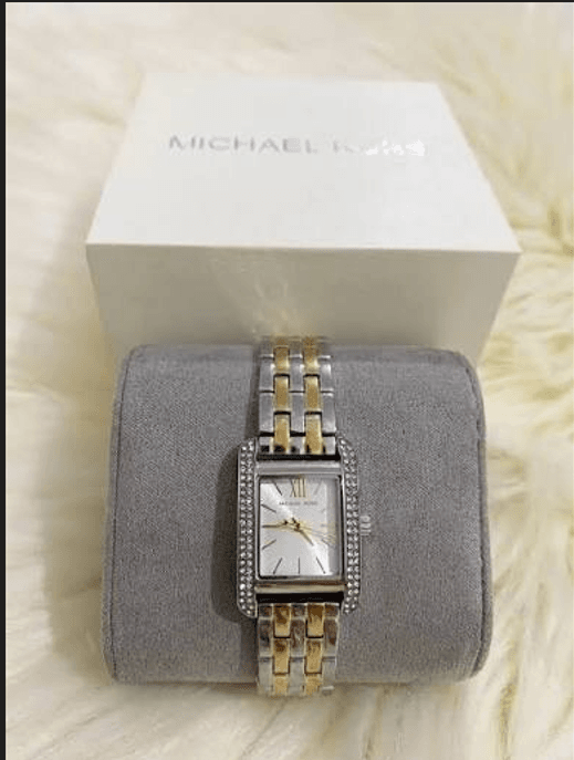 michael-kors-mko1146-tri-tone-pave.png Montre femme Michael Kors Monroe Miniature MKO1146 tri-ton avec pavé et boîtier 20 mm