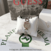montre-femme-guess-gw0683l6-bicolore-boitier-forme-g-new-1.png Montre Femme GUESS GW0683L6 : L'Originalité Bicolore du Boîtier en "G"