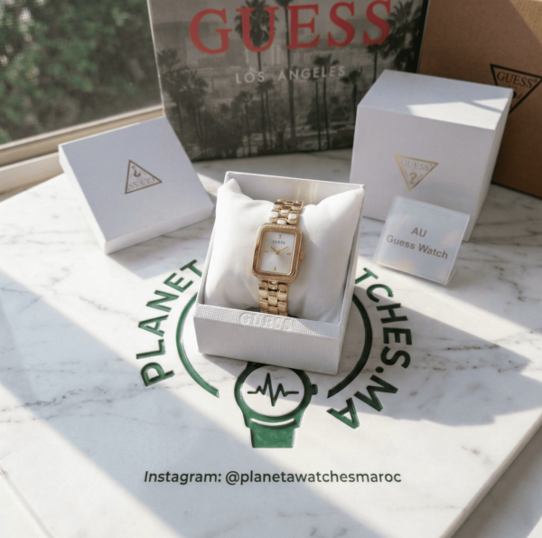 Montre Femme GUESS GW0865L2 : L'Élégance Rectangulaire Dorée
