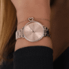 montre-michael-kors-mk1040-femme-portee-au-poignet.png Montre Michael Kors Pyper MK1040 Femme