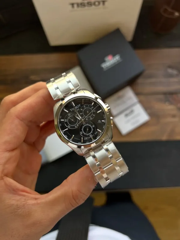 Montre Tissot Couturier Chronograph T035.617.11.051.00 Homme – Cadran Noir, Quartz Suisse